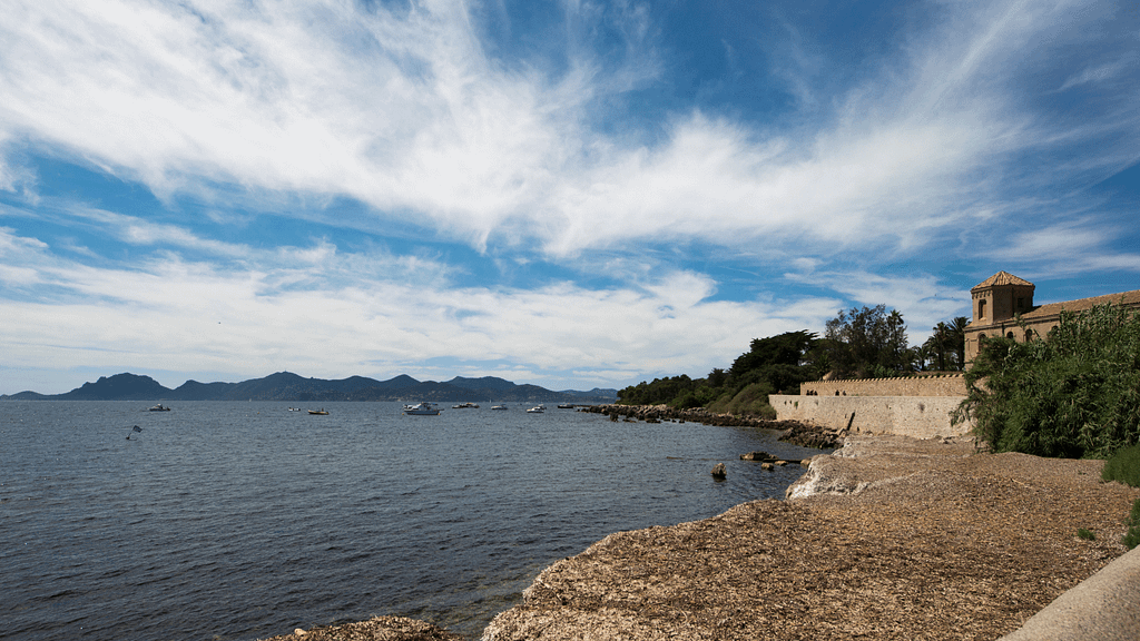 île de lérins et son abbaye